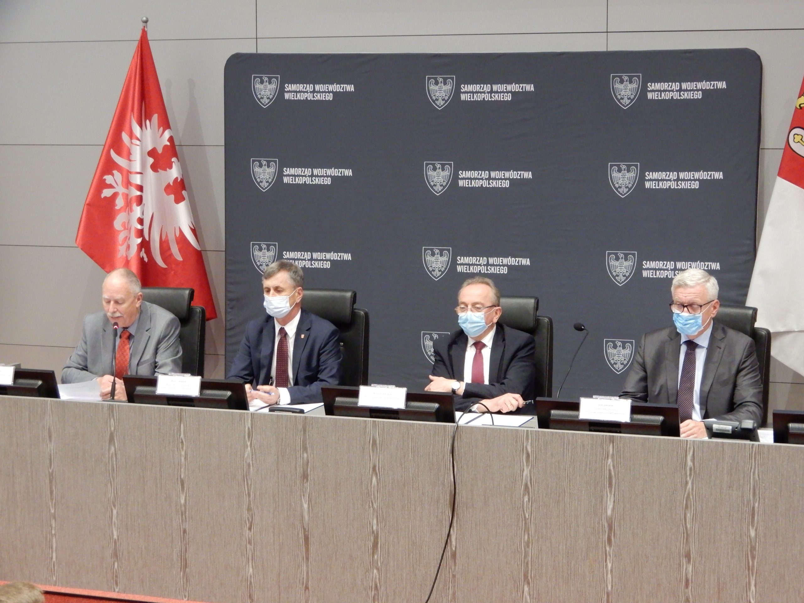 Zdjęcie przedstawiające spotkanie w celu podpisania porozumienia o uruchomieniu połączeń PKM do Kościana