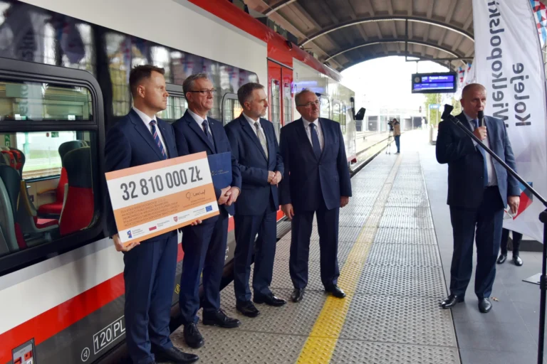 Projekt pn. „Rozwój publicznego transportu zbiorowego w Wielkopolsce poprzez zakup spalinowego taboru kolejowego