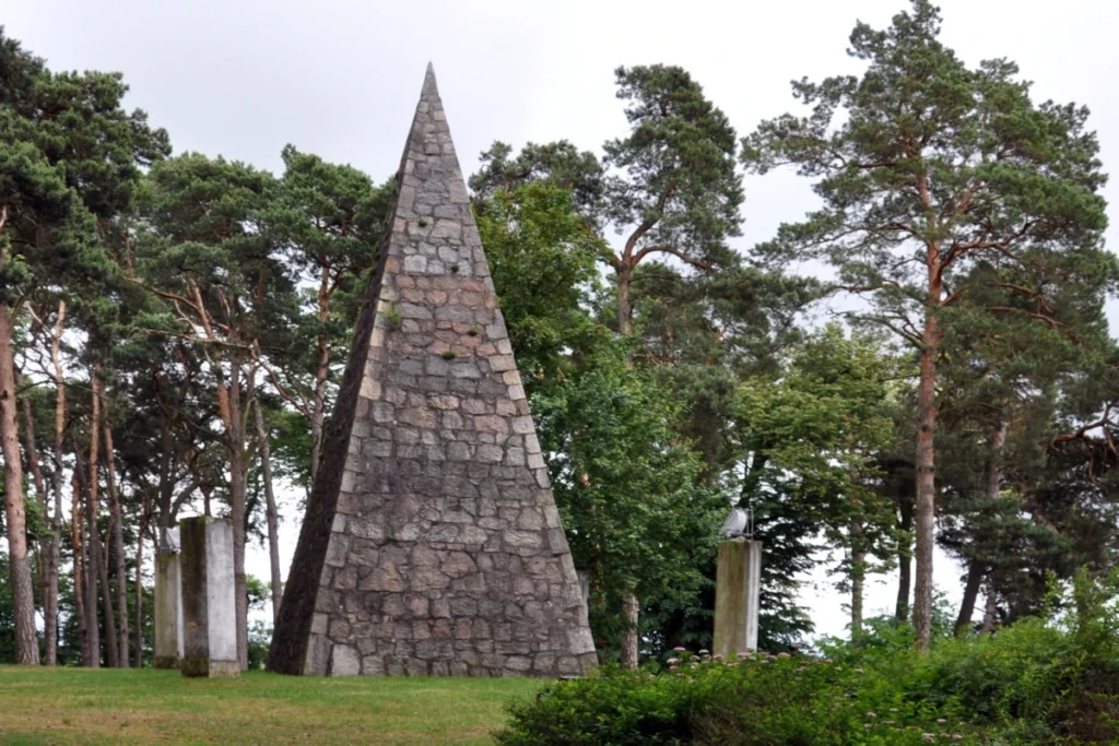 Wagrowiec-piramida-Lakinskiego-region-AW_wynik